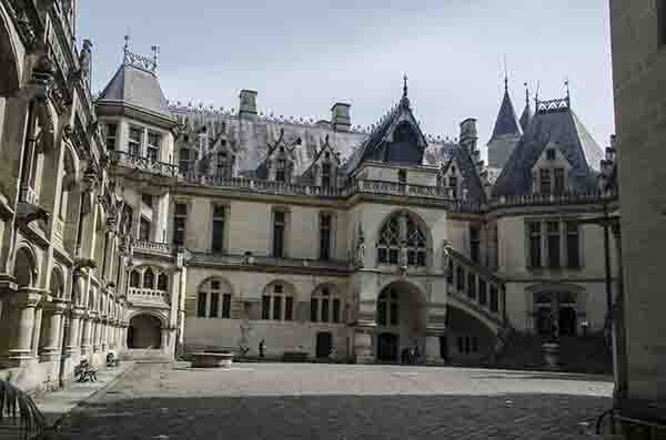 Francia - Pierrefonds 24 - castillo de Pierrefonds.jpg